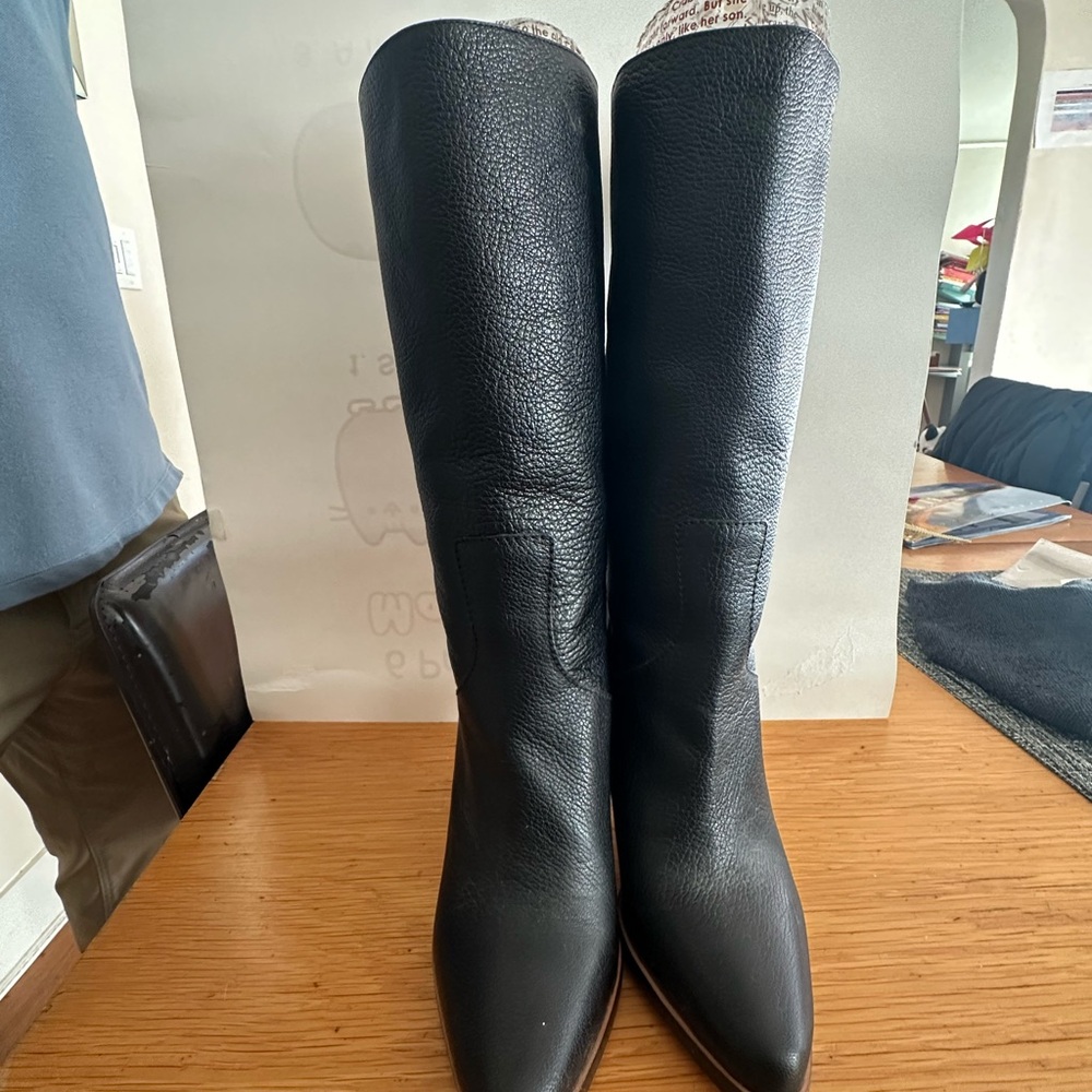 Chloe Black Heeled Boots with Knee-High Design and Rounded Toe